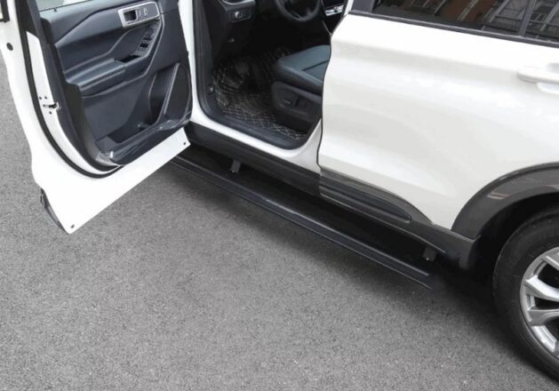 Bậc lên xuống xe Ford EcoSport, phụ kiện tiện lợi cho xe hơi
