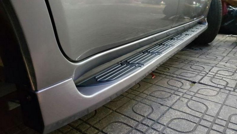 Bệ bước chân Innova, phụ kiện nâng cao trải nghiệm sử dụng