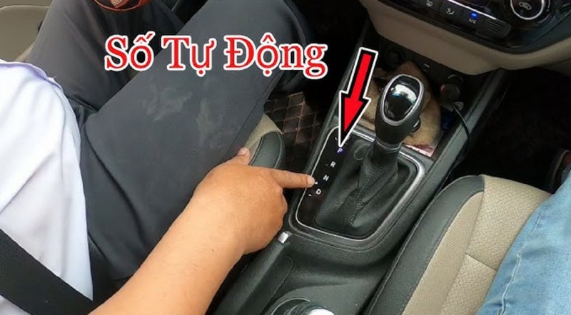 Cách khởi động xe số tự động đúng kỹ thuật cho lái mới