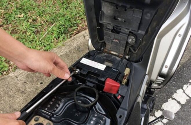 Cách kiểm tra ắc quy xe máy điện chính xác và dễ áp dụng