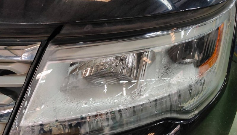 Cách làm sạch đèn pha ô tô hiệu quả, an toàn và bền lâu