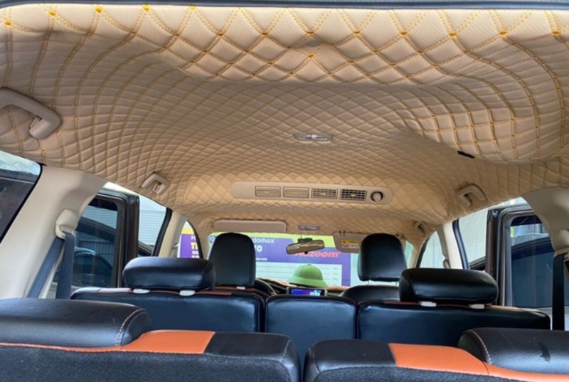 Cách làm sạch trần xe ô tô giúp nội thất luôn như mới