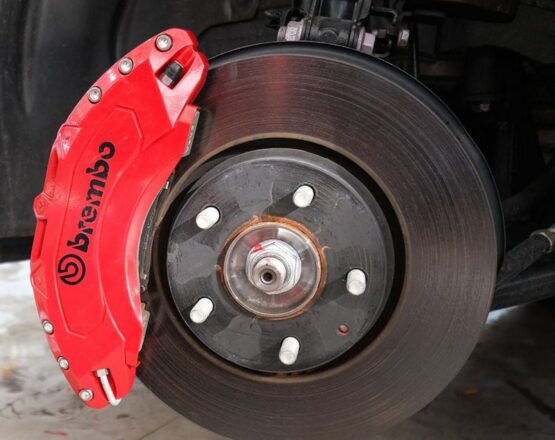 Cách lắp ốp má phanh Brembo đúng kỹ thuật, quy trình chi tiết