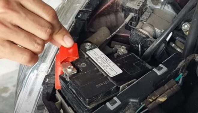 Cách lấy điện từ ắc quy xe máy đúng cách, an toàn và hiệu quả