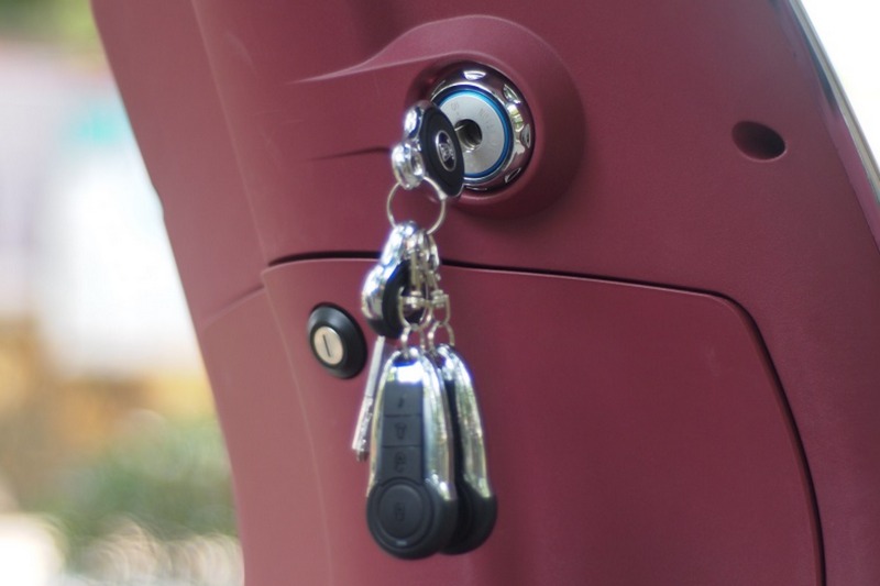 Cấu tạo cốp xe điện và nguyên lý mở không cần chìa