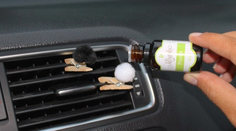 Cách sử dụng tinh dầu trên xe hơi phù hợp, hiệu quả