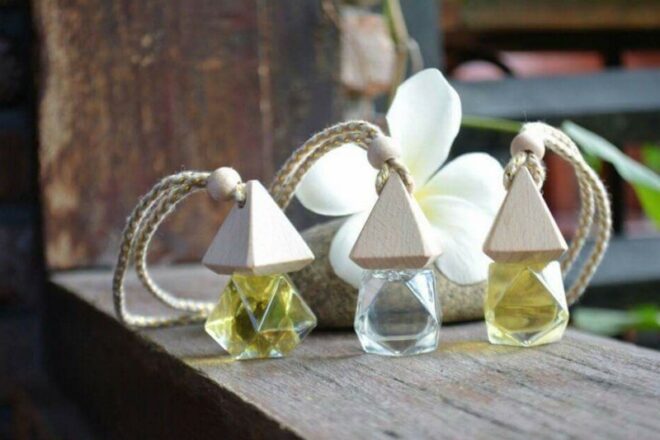 Cách sử dụng tinh dầu trên xe hơi đúng cách và hiệu quả