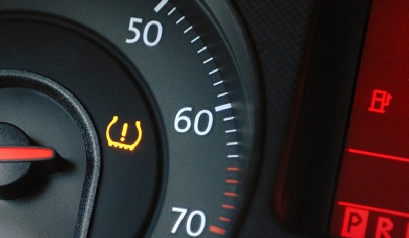 Dấu hiệu nhận biết cảm biến áp suất lốp báo sai