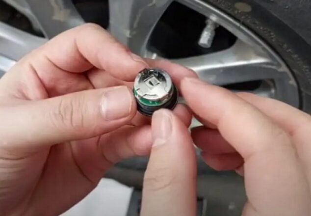 Cảm biến áp suất lốp van trong là gì? Ưu điểm, hạn chế