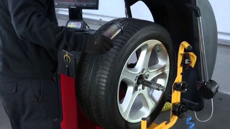 Cân bằng động khác gì với cân chỉnh thước lái?