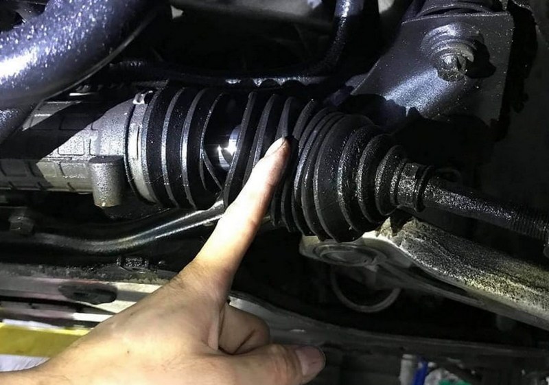 Hạn chế và rủi ro cần lưu ý