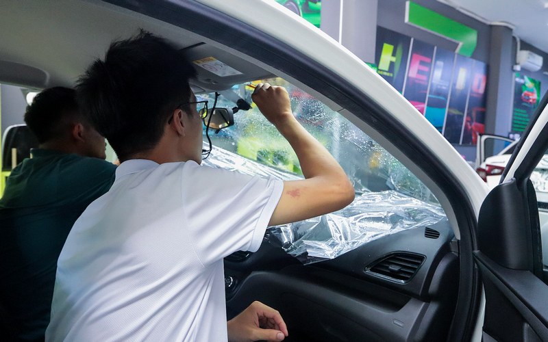 Phim cách nhiệt ô tô là gì?