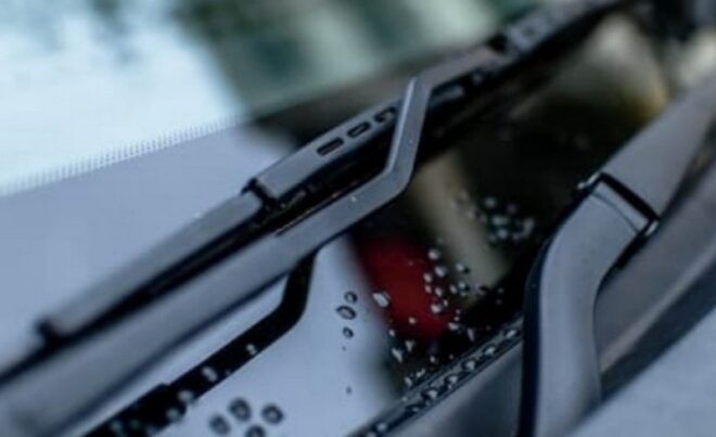 Có nên dùng gạt mưa silicon? Loại nào tốt nhất hiện nay?