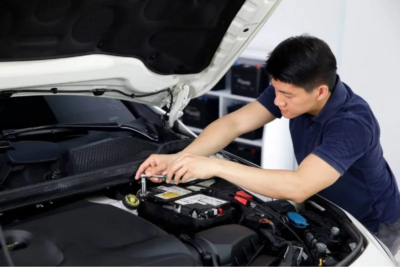 Bạn không cần kéo xe ô tô đến gara, 1Auto.vn xử lý ngay tại chỗ