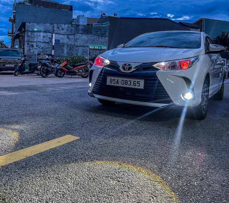 Đèn bi gầm ô tô khác gì so với đèn gầm nguyên bản?