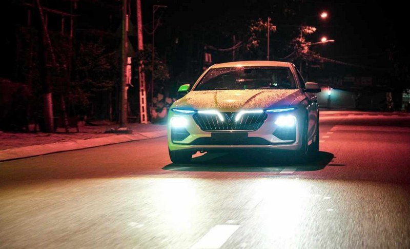 Độ đèn ô tô có đăng kiểm được không? Hiểu đúng về độ đèn