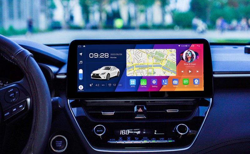 Có nên độ màn hình ô tô hay không?