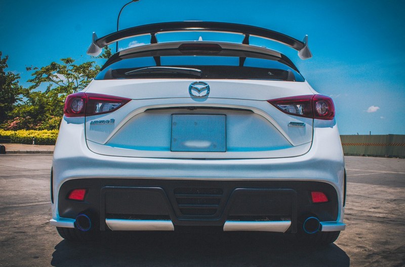 Đuôi gió ô tô là gì?