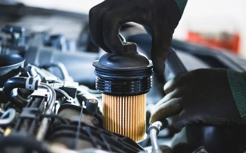 Không thay lọc dầu giảm hiệu quả tản nhiệt và vận hành