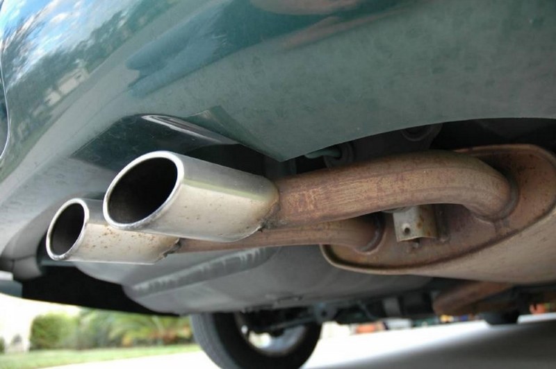 Làm sạch ống xả ô tô đúng cách để bảo vệ hiệu suất vận hành