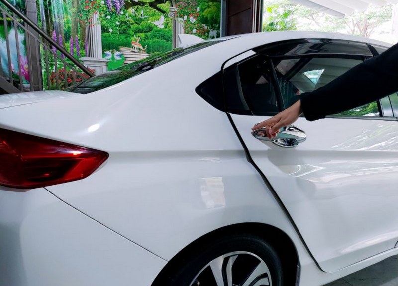 Lắp cửa hít ô tô có ảnh hưởng đến xe không?