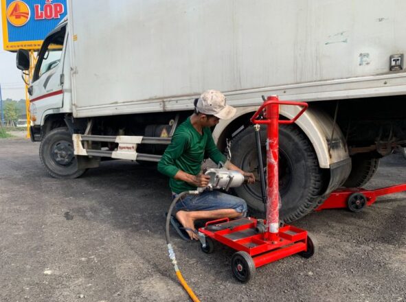 Lốp xe tải nặng bao nhiêu kg? Cách Lựa chọn lốp phù hợp