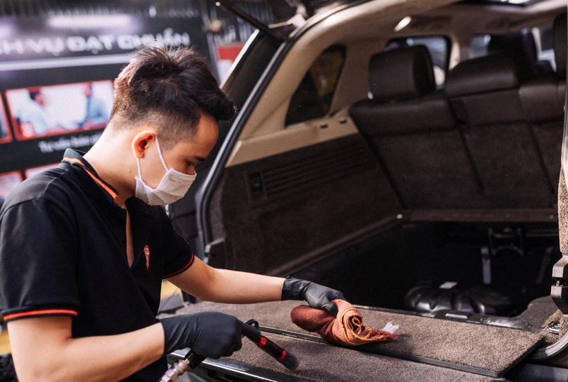 Áp dụng quy trình rửa xe hai xô