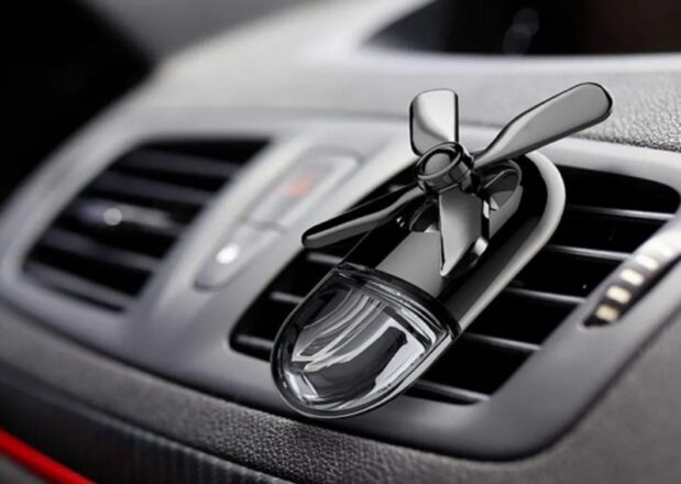 Nước hoa kẹp cửa gió ô tô, giải pháp tạo hương thơm tinh tế