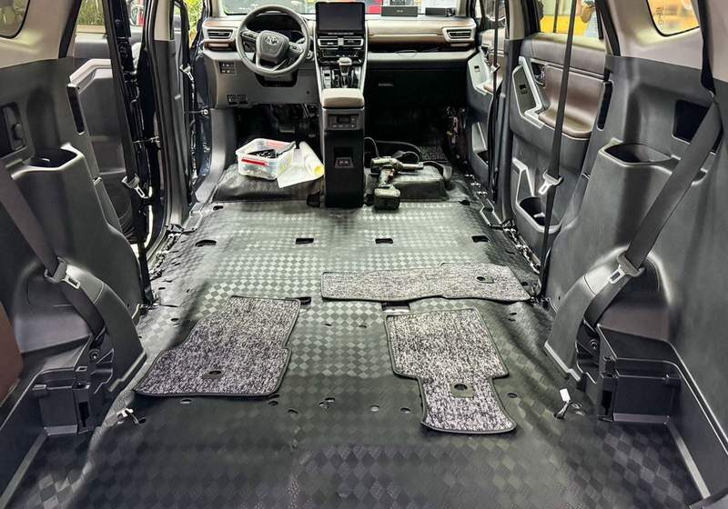 Thảm lót sàn Innova 2018, giải pháp bảo vệ nội thất xe tiện lợi