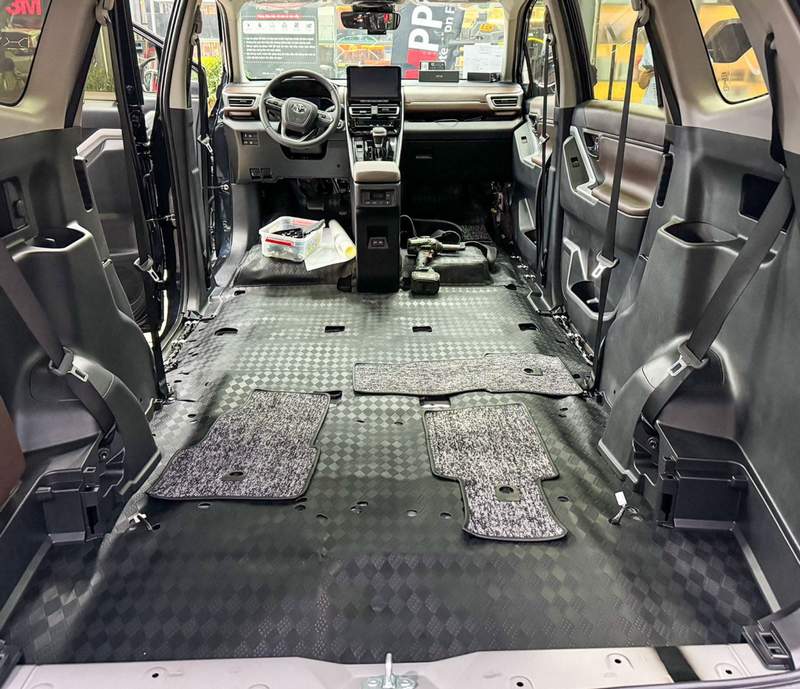 Thảm lót sàn Innova 2018, giải pháp bảo vệ nội thất xe tiện lợi