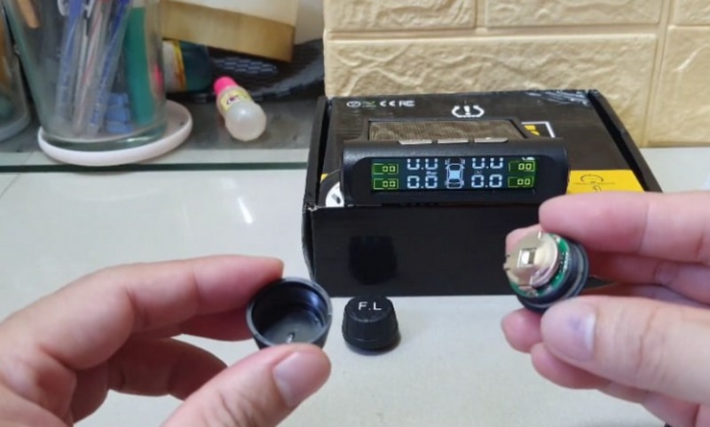 Thay pin cảm biến áp suất lốp TPMS: Lưu ý chủ xe cần biết