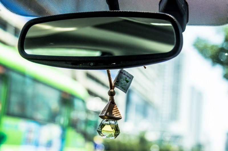 Tinh dầu treo xe ô tô là gì và hoạt động như thế nào?