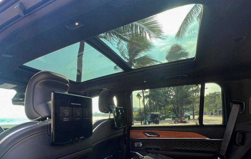 Vì sao cần tấm chắn nắng cho xe?